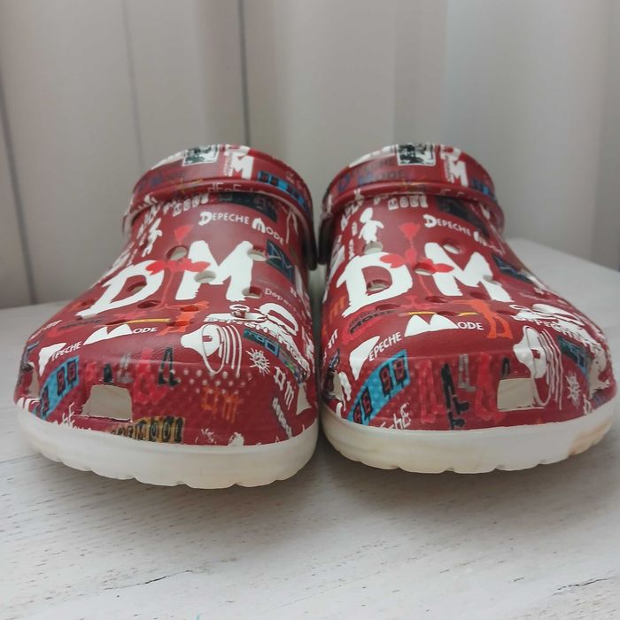 Гумові шльопанці типу Crocs Depeche Mode