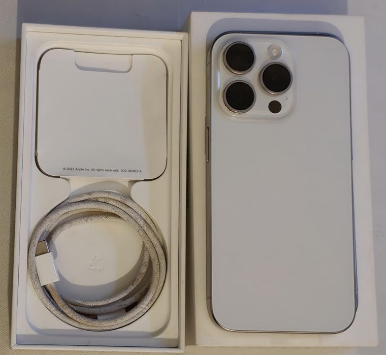 iPhone 15 Pro Branco - Vendo