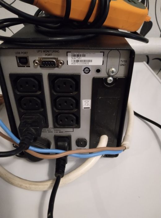 Продам ІБП APC 750 UPS