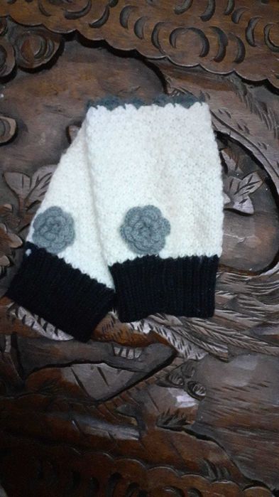 Dois pares de luvas sem dedos