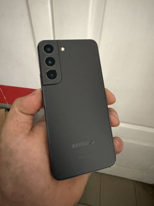 Samsung galaxy s22 8/128 на Snapdragon