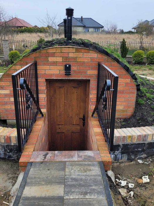 schron , piwniczka betonowa , ziemianka , piwnica , sauna ogrodowa