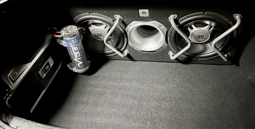 Продам сабвуфер JBL + підсилювач + конденсатор