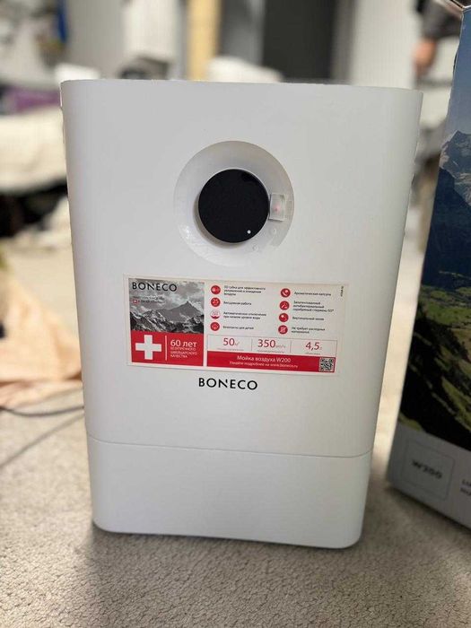 Продам зволожувач (мийка) повітря BONECO W200