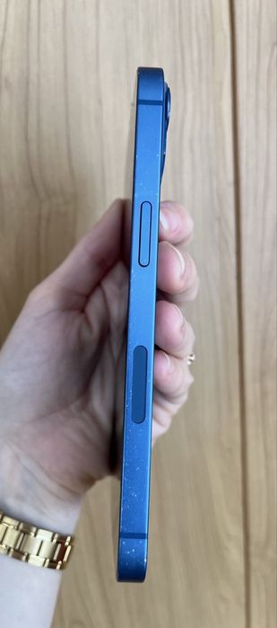 Продам IPhone 13 128