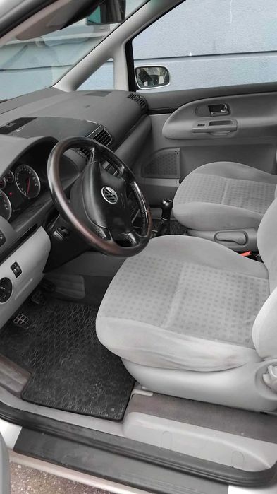 Auto Volkswagen Sharan