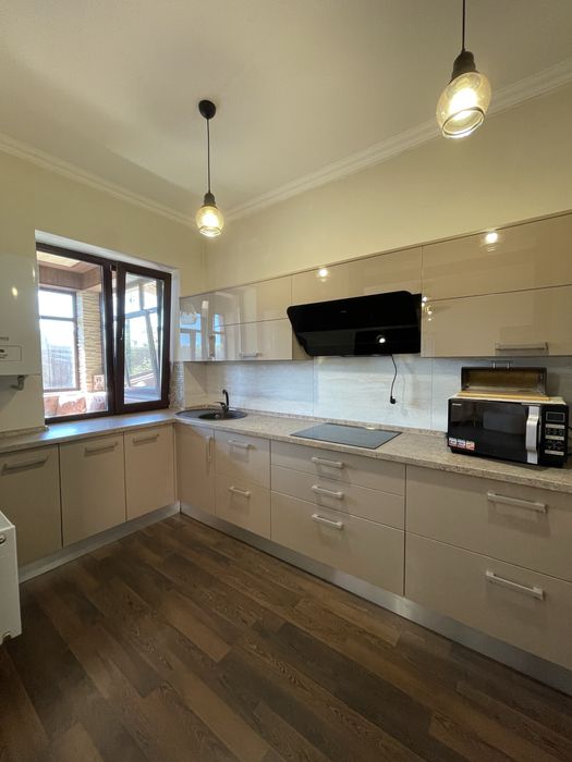 Продам дом красный кирпич 14-ст Люстдорфской дороги