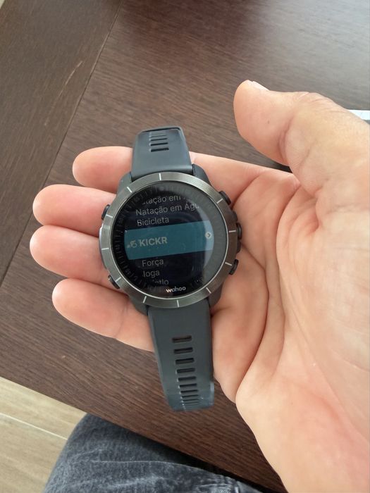 Smartwatch wahoo element rival
