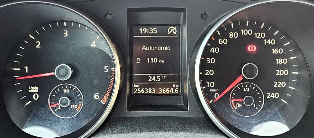 VW Golf 1.6TDi 110cv NACIONAL