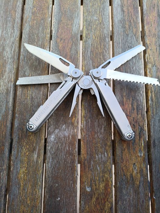 Leatherman wave 

Muito bom estado 

Estimado, pouco uso e com bolsa original

Vendo em mão