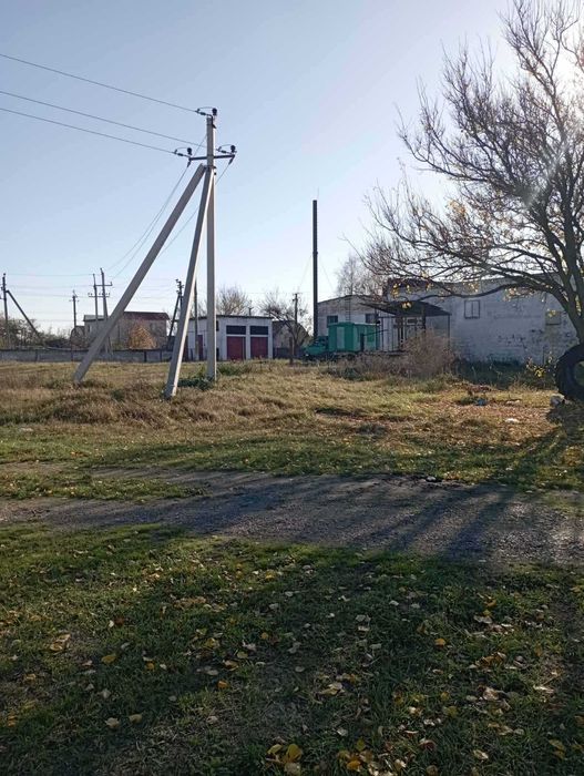 Продається комерційне приміщення с.Білозіря  вул .Стрижаченка буд.64.