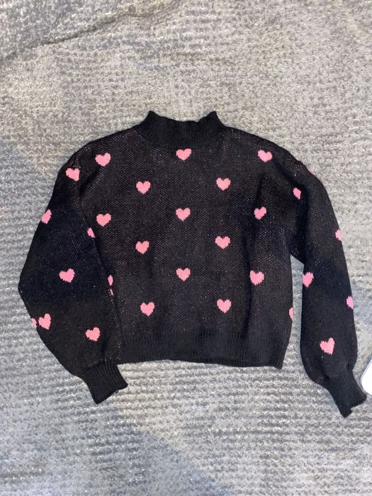 sweterek czarny w serduszka NOWY