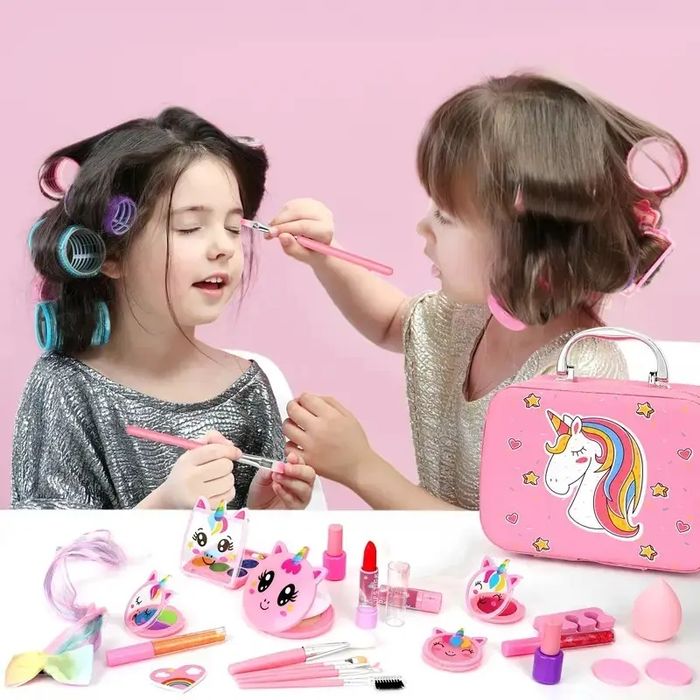 Набір дитячої косметики в чемодані для дівчаток