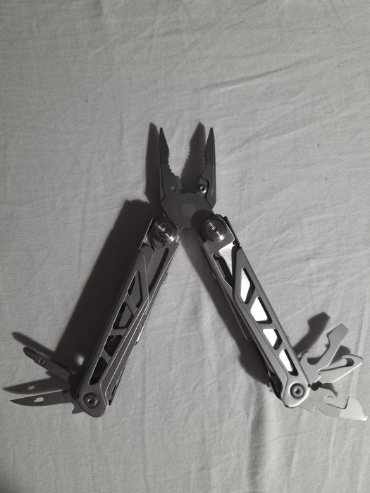 Narzędzie Multitool M-TAC