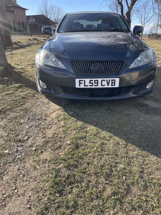 Розбіраю Lexus is 220 d. 2009