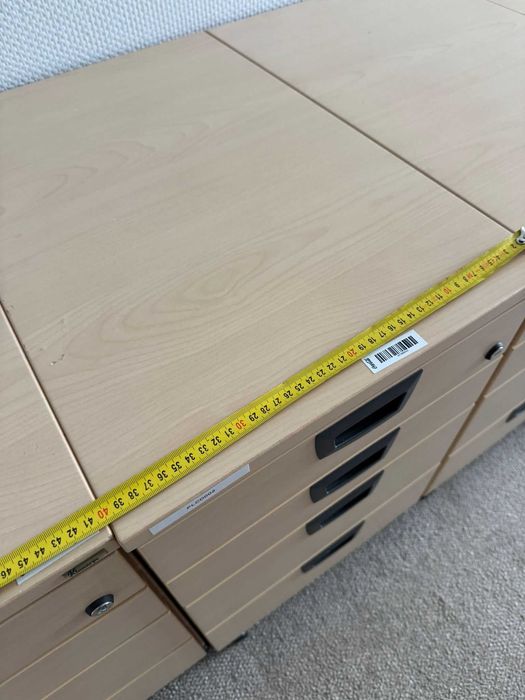 Kontenerek pod biurko KINNARPS jezdny na kółkach kontenerki biurowe