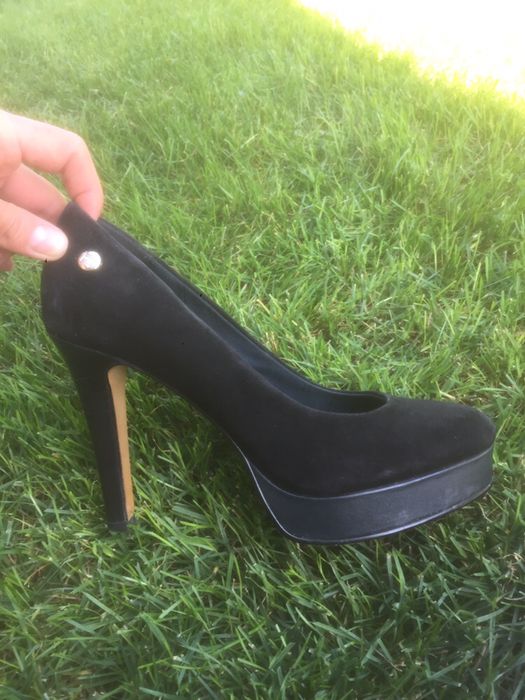 Продам женские туфли