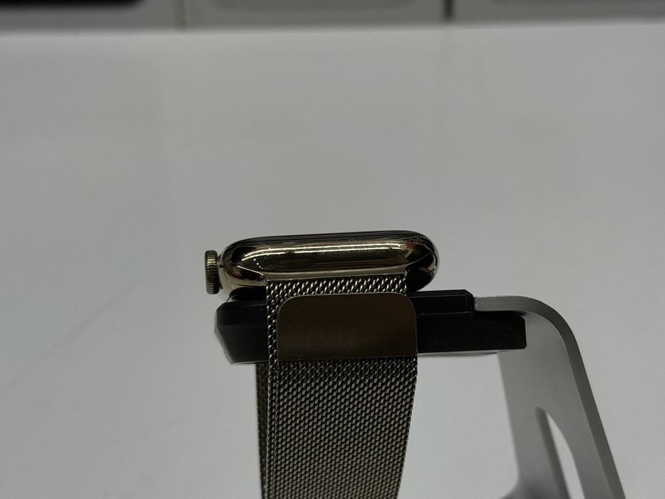 Apple Watch Series 7 45mm Gold Stainless Steel Milan LooTrade-In/Oбмeн