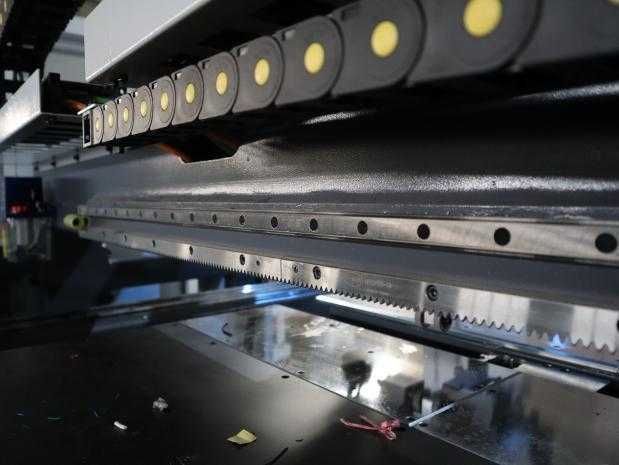 Свердлильно-присадочний верстат з ЧПУ HOLD HB621CG обробка з 6 сторін