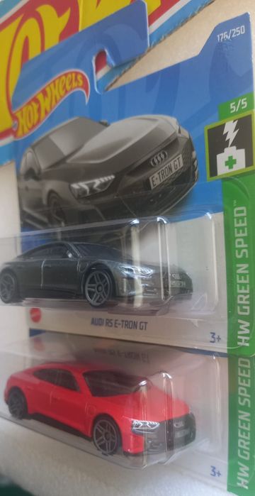 Conjunto 2 audi RS E-tron GT hot wheels