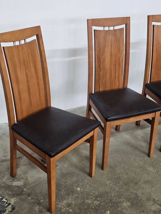 Conjunto de 4 Cadeiras em Madeira Maciça com Assento Estofado