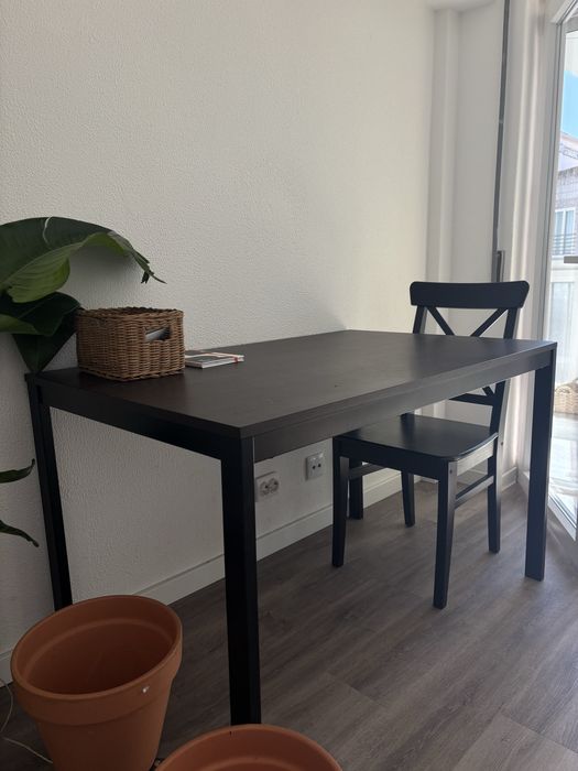 Mesa de Jantar IKEA extensivel - Como Nova