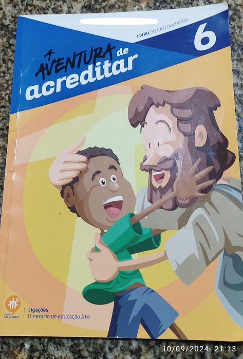 Cadernos de atividades e livro de catequese