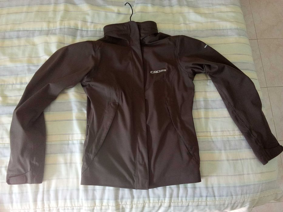 Golfe  woman jacket  brandnew size s strech type  waterproof