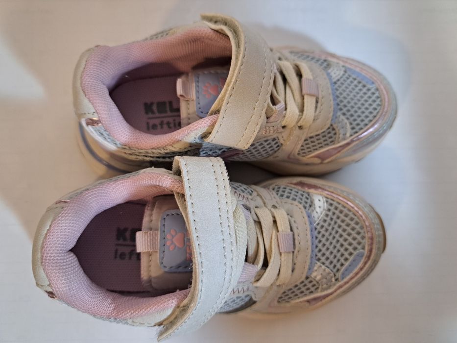 Ténis Kelme N°23 - Lefties
25€

Usados apenas umas horas.
Motivo