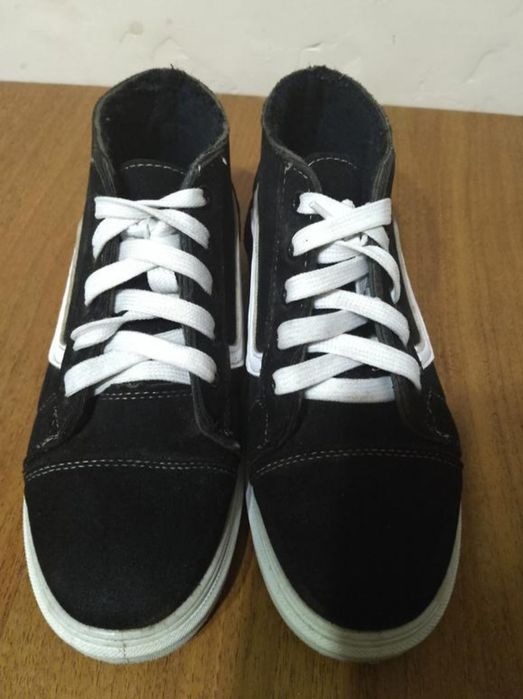 Класні жіночі кеди.