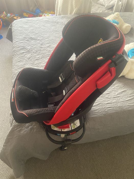 Дитяче автокрісло на ізофіксак