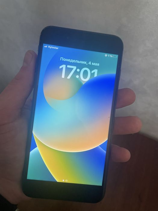 Продам айфон 8 плюс