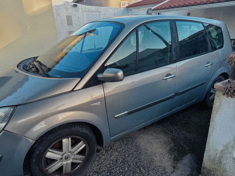 Renault Grand Scénic 2 · 2004 · Gasóleo