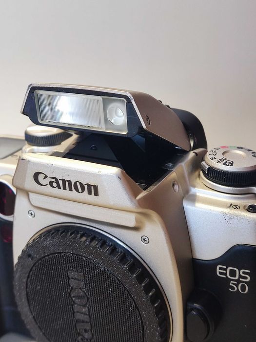 Canon EOS 50 – Camara Analógica