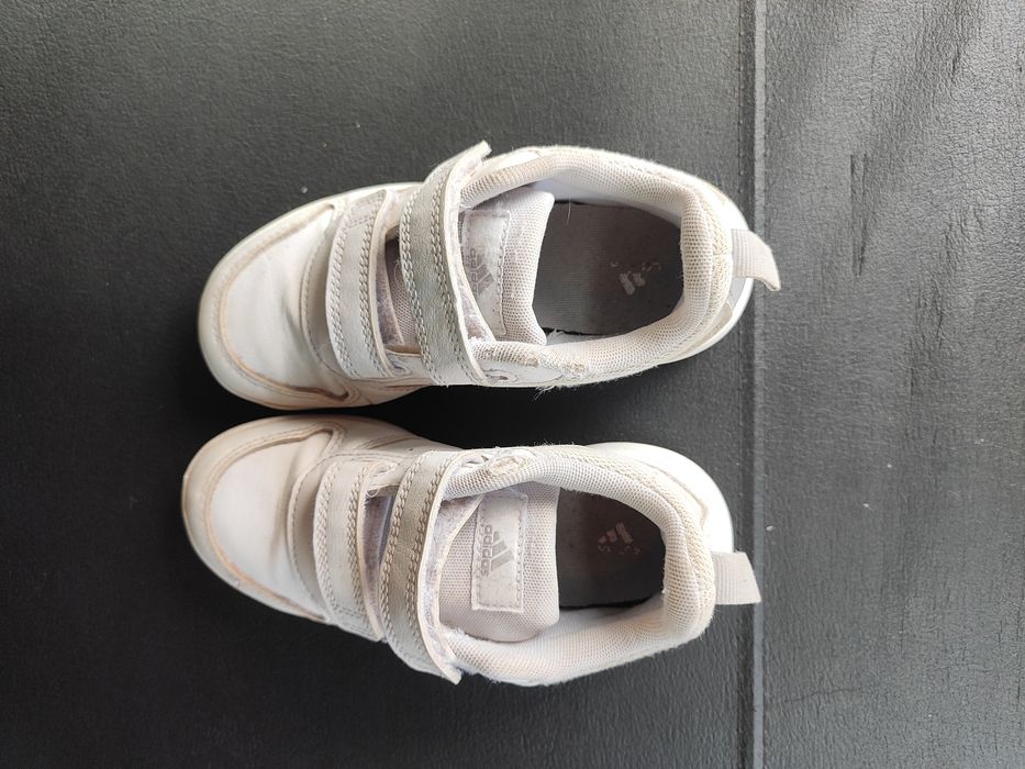 продам кросівки adidas розміру 30