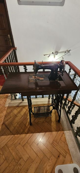 Máquina costura antiga Peaff