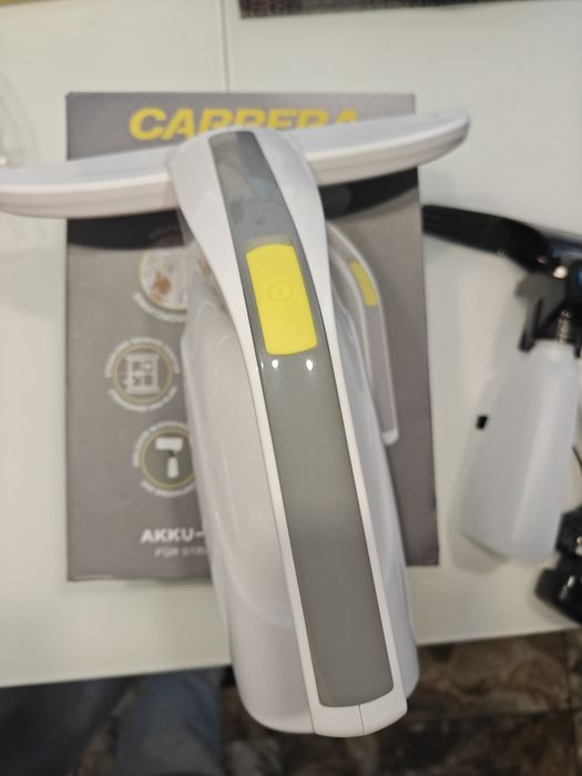 Акумуляторний віконний пилосос Carrera