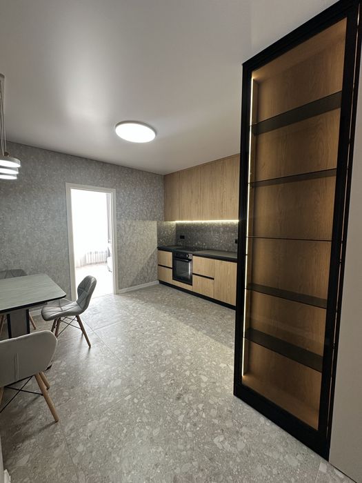 Продам 2-кімнатну квартиру в центрі