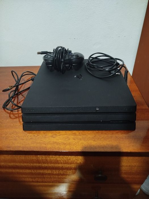 Ps4 pro de 1 Tb como nova
