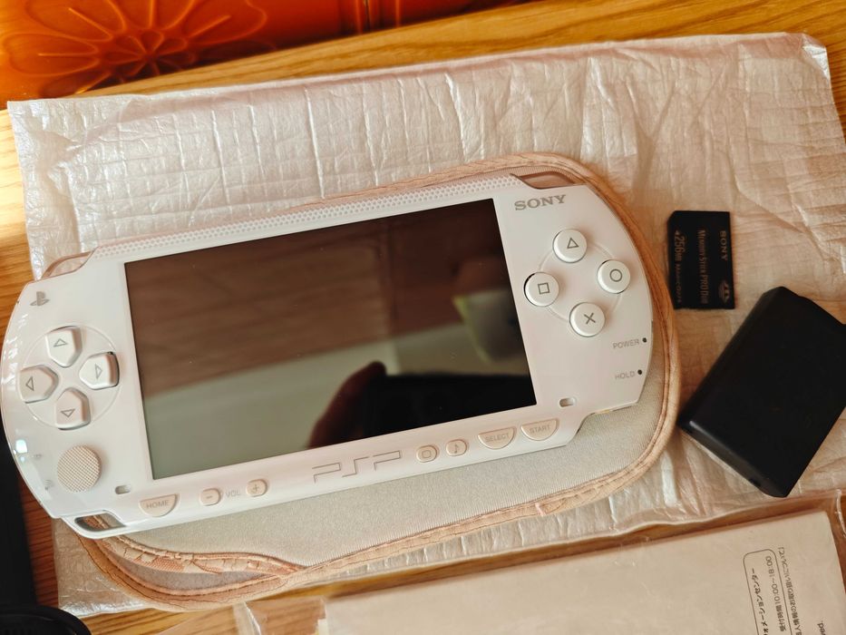 Consola Sony PSP-1000 KCW (versão japonesa), Value Pack oficial - Como Nova