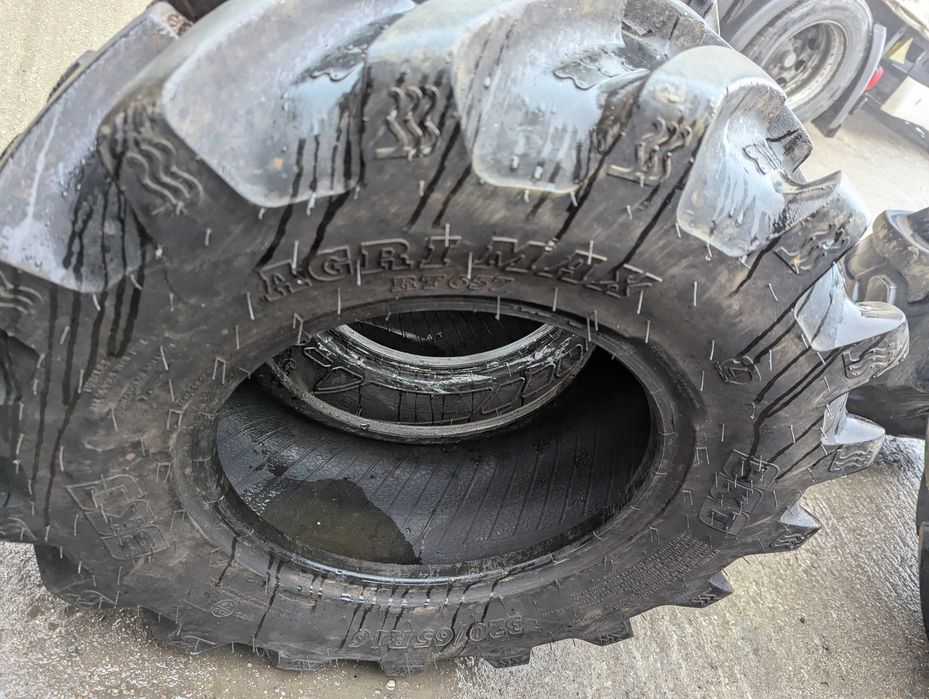 320/65R16 BKT Agrimax RT657 opona rolnicza