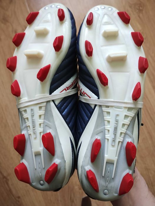 Buty piłkarskie Umbro x-500 korki do gry w piłkę nożną skórzane 39,5