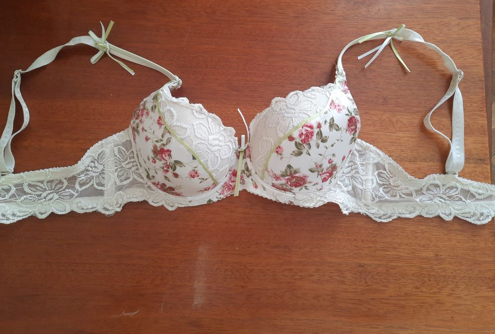 Жіночий  бюстгальтер
