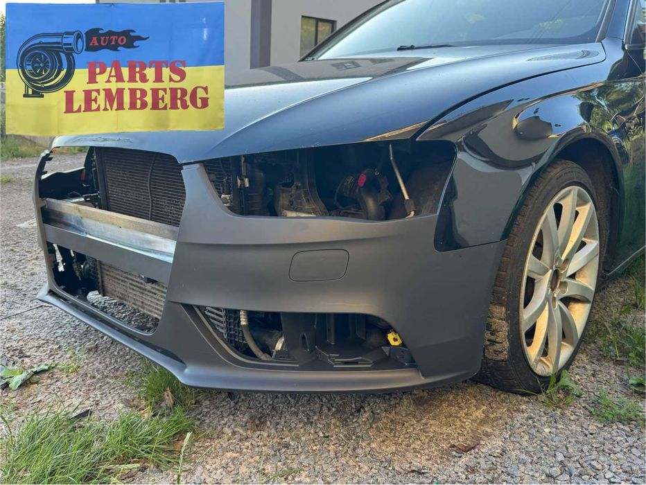 Audi A4 B8 передній бампер Ауді