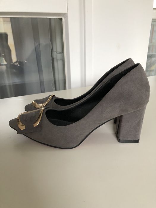 Стан нових. Замшеві туфлі-човники з Німеччини. 38,5 розмір.