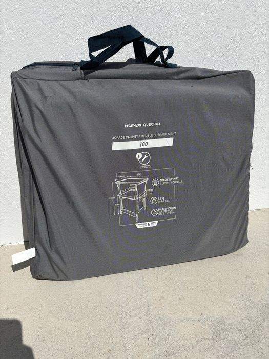 Móvel Dobrável de Campismo QUECHUA com Para-Vento