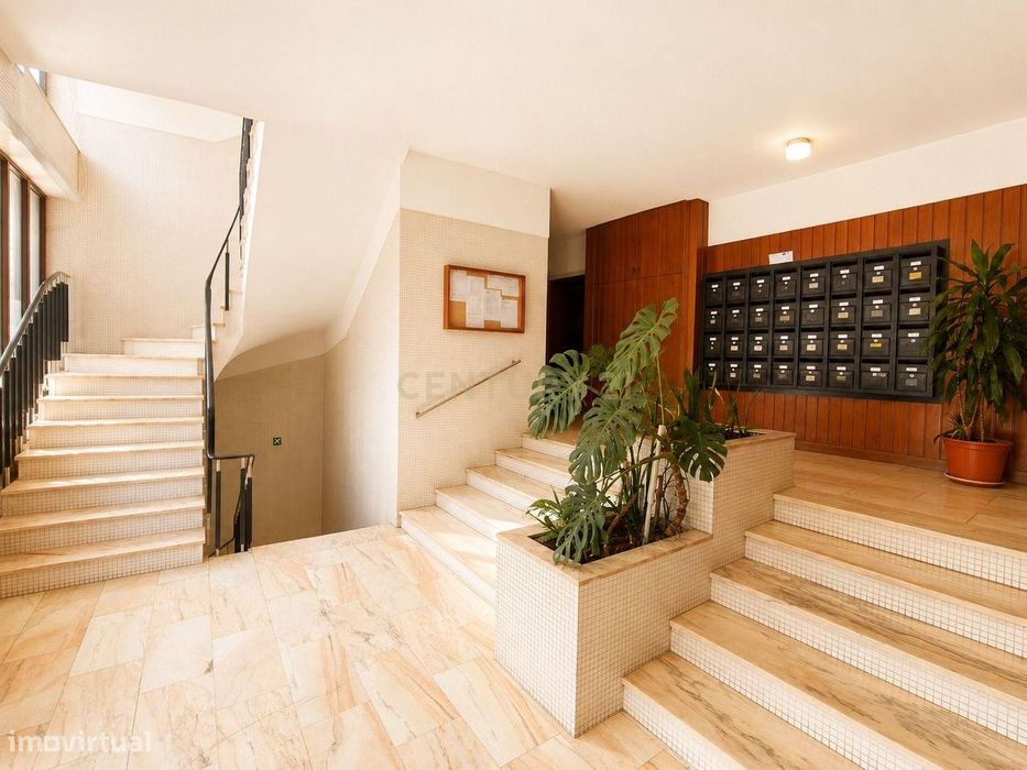 Apartamento T2 com Vista Panorâmica em Vila Nova de Gaia