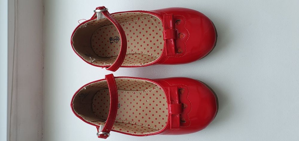 Туфлі лакові 25.5р