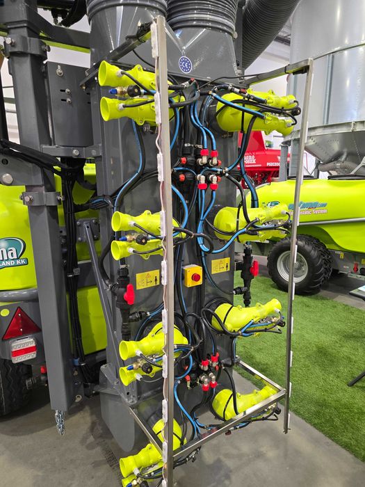 VmaPoland Cobra.KK Opryskiwacz dwurzędowy do jagodowych