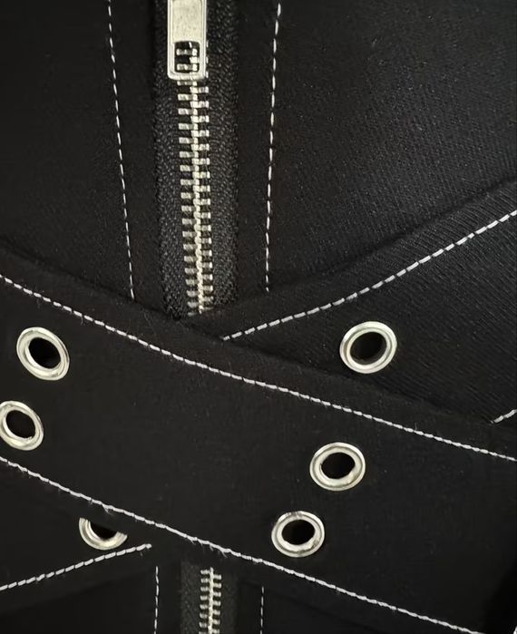 міні спідниця з ременями